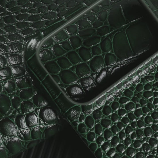 iPhone 17 Pro Max Crocodile Leather Case with MagSafe - Green | Product video
