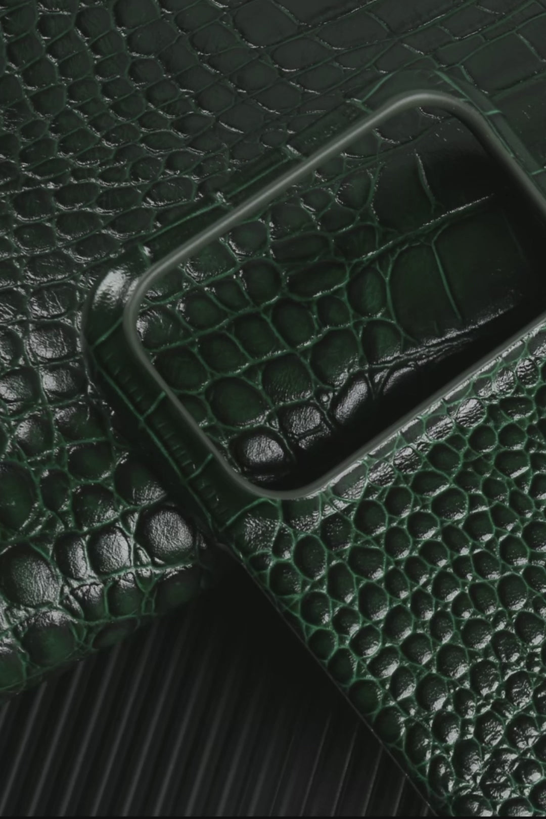 iPhone 17 Pro Max Crocodile Leather Case with MagSafe - Green | Product video